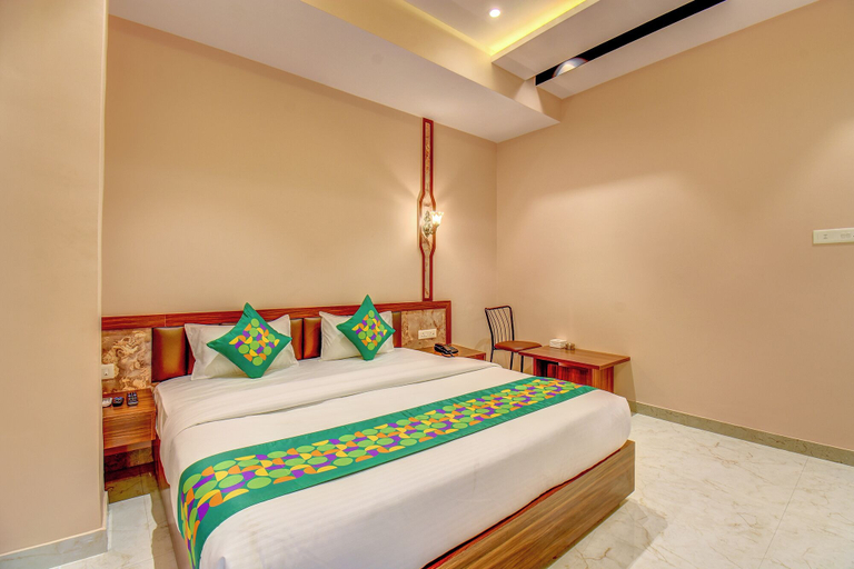 Room 3, Fabhotel Ayodhya, Pune
