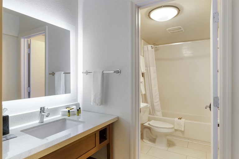 Bathroom 3, Best Western Plus Jekyll Island, Glynn