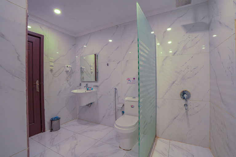 Bathroom 4, MG Crown Hotel 1, Al Madinah Al Munawwarah