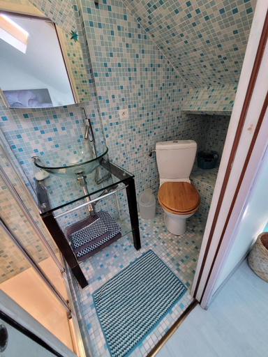 Bathroom 2, Gîte Milly, Essonne