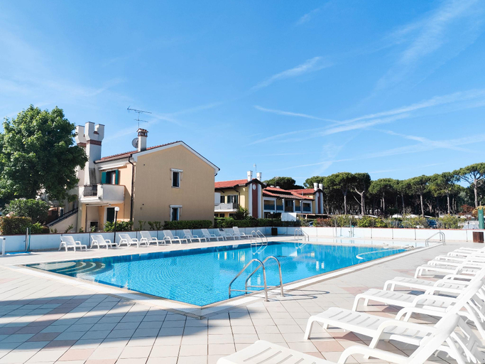 Swimming pool 2, Spacious apartment with pool access, Venezia