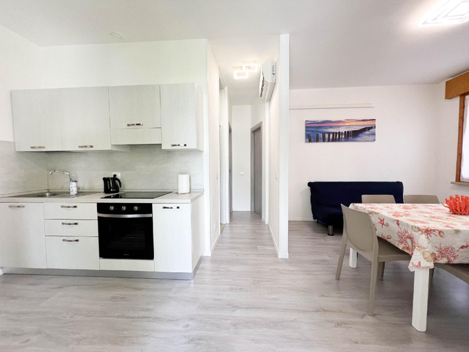 Kitchen 4, Comfy Bungalow Between Jesolo and Punta Sabbioni, Venezia