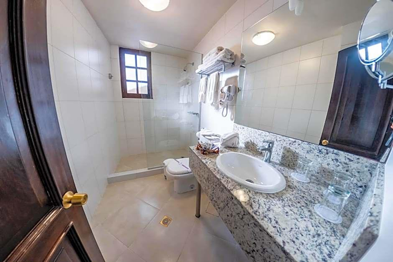 Bathroom 4, La Casona Hotel Boutique, Pedro Domingo Murillo