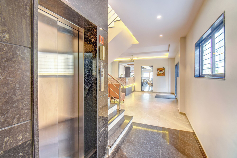 Elevator 5, Fabhotel Ayodhya, Pune