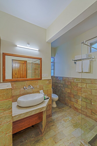 Bathroom 5, Sterling Park Kalimpong, Darjiling