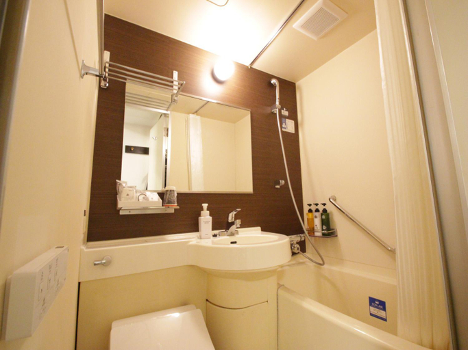 Bathroom 4, APA Hotel Komatsu, Komatsu