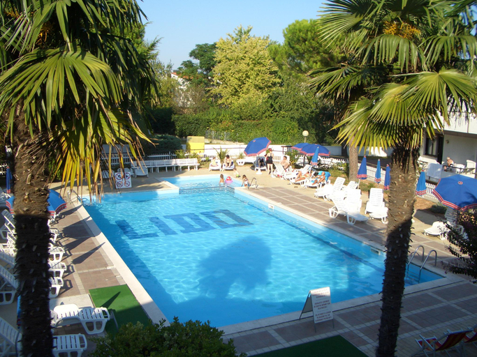 Swimming pool, Modern apartment with pool, Venezia
