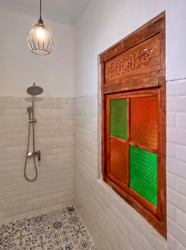 Bathroom 5, Sabi House Studio, Yogyakarta