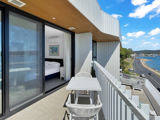 Balcony/terrace 4, Modern 2-Bedroom Apartment with Pool Access, Eurobodalla