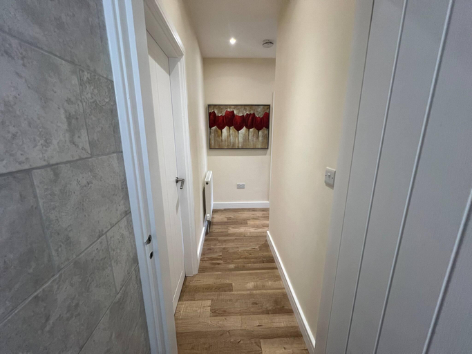 4, Stunning Two Bed South Croydon Apartment - Relax in Style, London