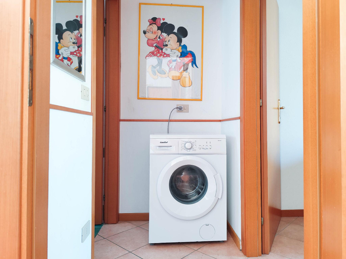 5, Bright Apartment With Pool, Venezia
