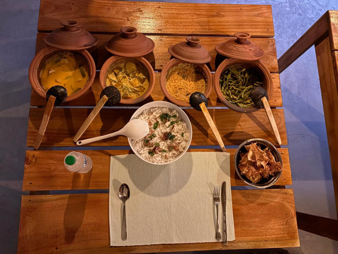 Food & Drinks 5, Clay House, Embilipitiya