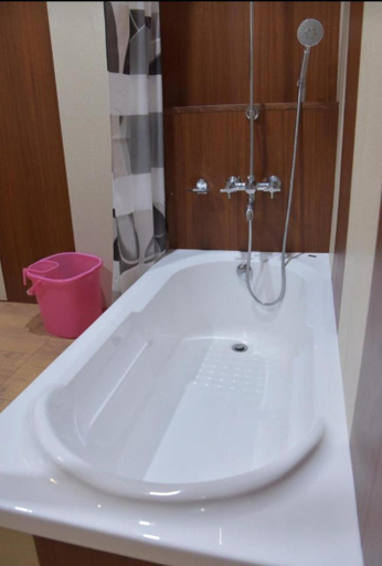 Bathroom, Jacqueline houseboat, Srinagar