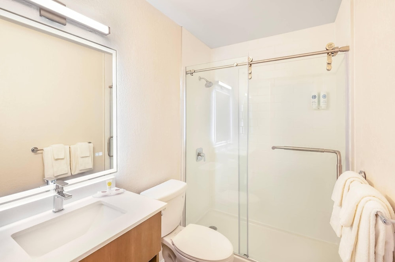 Bathroom 4, Comfort Inn, Middlesex