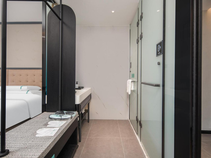 Bathroom 4, Xana Hotel Guilin Wuyue Square Branch, Guilin