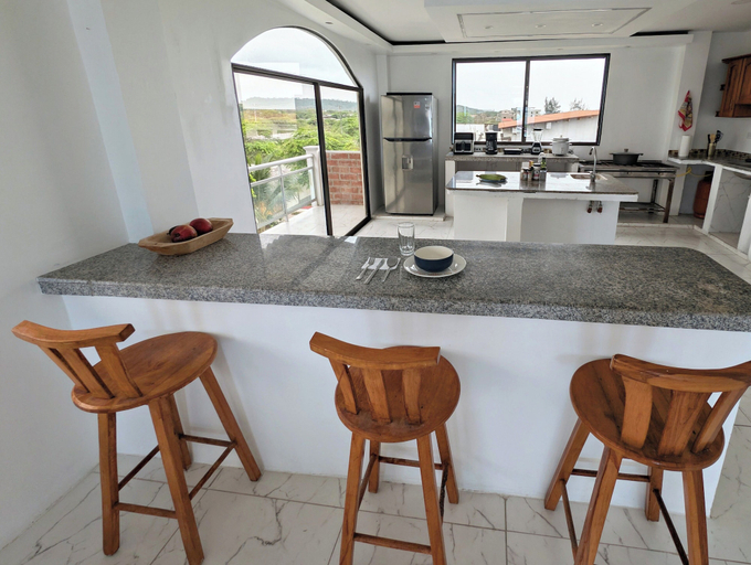 Restaurant, Cali hotel in Montanita beach, Santa Elena