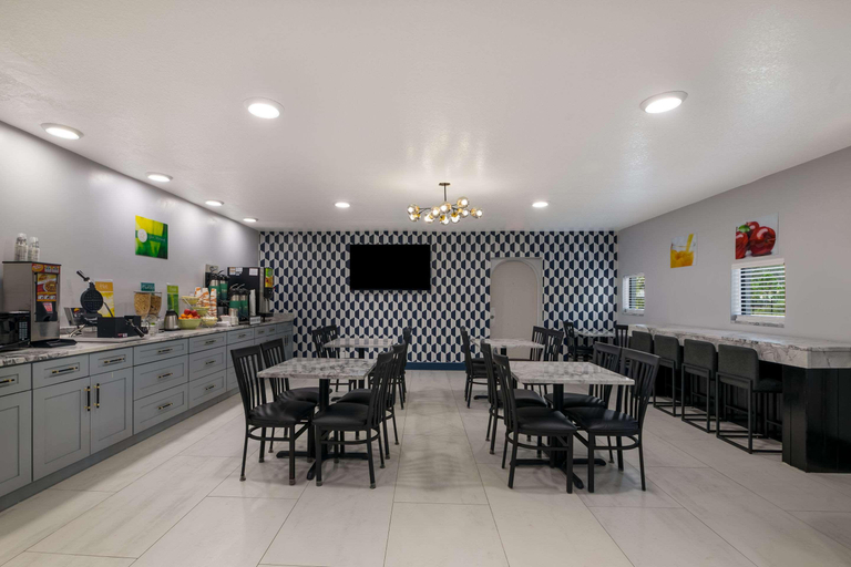 Food & Drinks 5, Quality Inn&Suites Altamonte Springs Orlando-North, Seminole