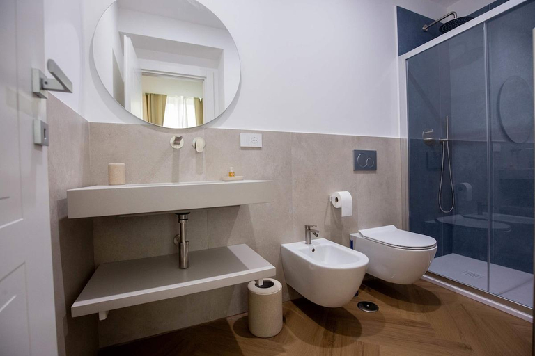 Bathroom 3, Colosseum Holidays - Luxury 3 Bedroom Apartment, Roma
