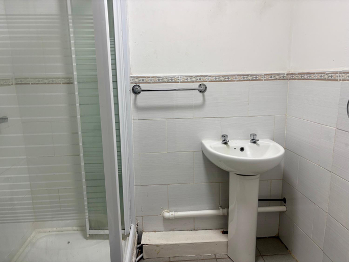 Bathroom 4, HomesRentals, Sandwell