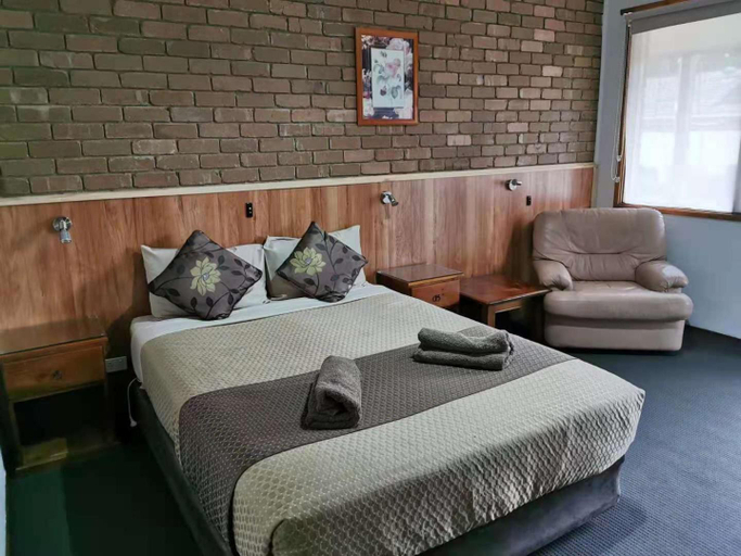 Others 2, Peppinella Motel, Ballarat - South