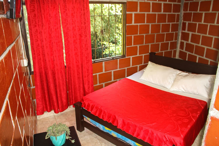 Bedroom 4, Posada Manoa, Isnos