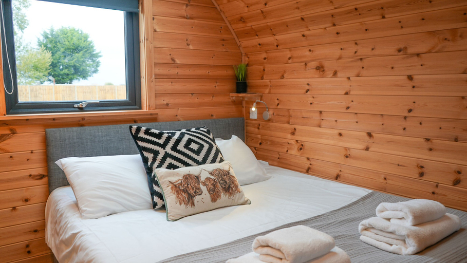 Bedroom 2, The Firs Country Park, Lincolnshire