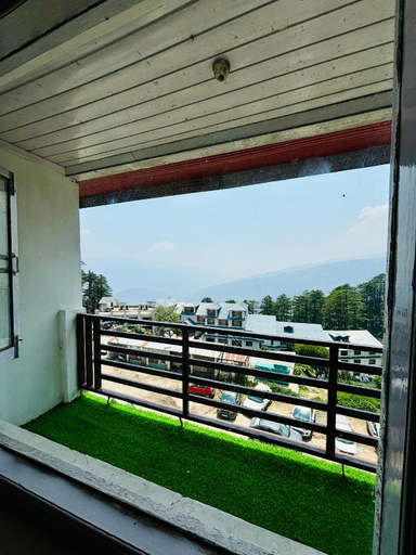 Others 5, Hotel Patnitop, Doda