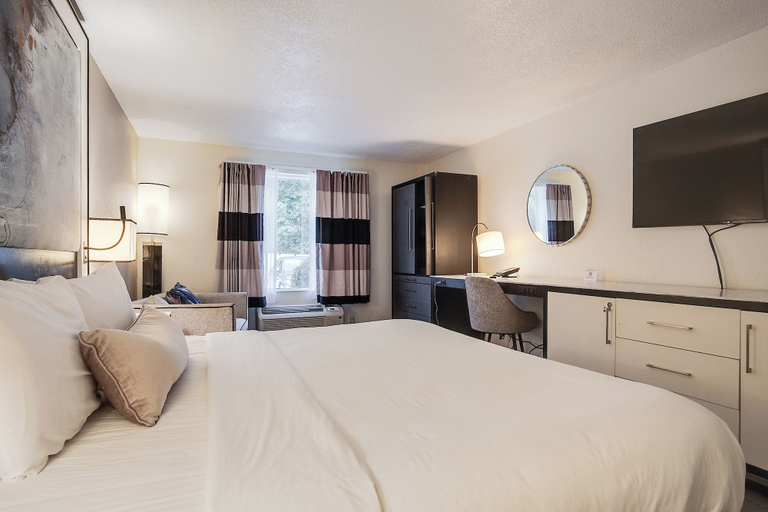 Room 5, Clarks Inn Savannah Airport, Chatham