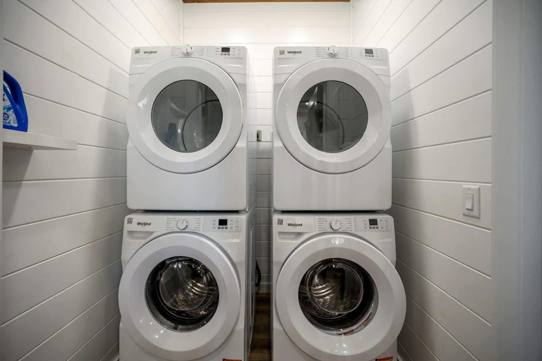 Laundry, Chillax Inn The River For 19, McCurtain