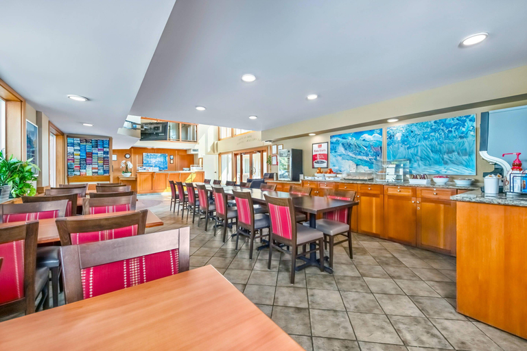 Food & Drinks 4, Econo Lodge Inn & Suites N. Vancouver, Greater Vancouver