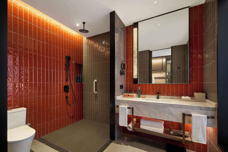 Bathroom 5, Doubletree By Hilton Kaifeng, Kaifeng
