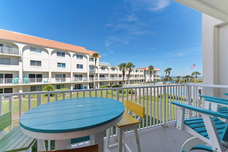 Outdoor dining 2, Beachfront Getaway in St. Augustine, Saint Johns