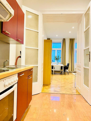 Private kitchen 5, Comfortable 1BR Apartment Westbahnhof, Wien