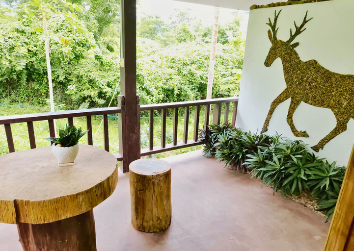 Living area 5, Boreirom Hill & Lodge By JK6, Kampot