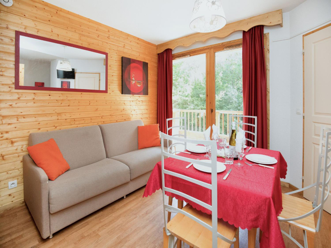 Exterior view 2, Apartment with private indoor pool, Savoie