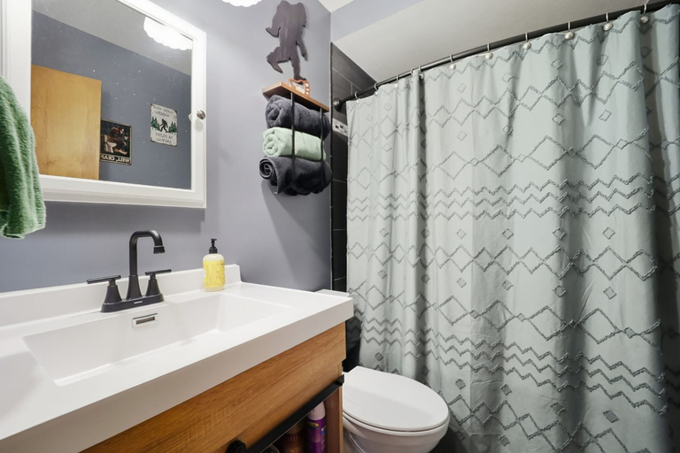 Bathroom, Lewiston Landing: Cozy Lake Access Getaway 3 Bedroom Home, Oscoda