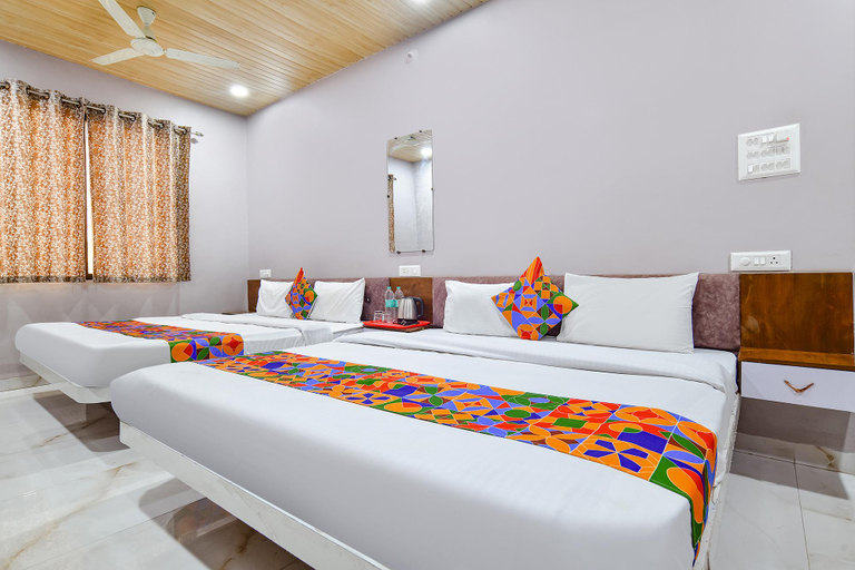 Bedroom 4, Via Kanha Palace, Ujjain