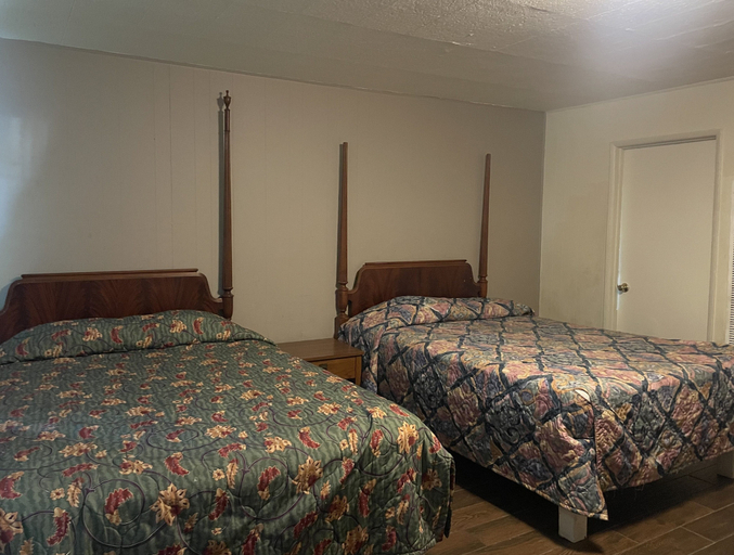 Bedroom 2, Oak Motel Modesto CA, Stanislaus