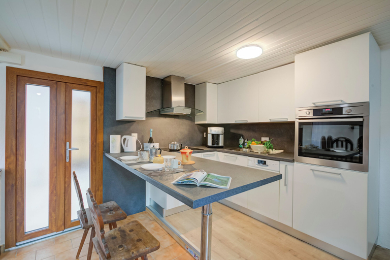 Private kitchen 4, Rustic Mountain Brissago 2, Locarno