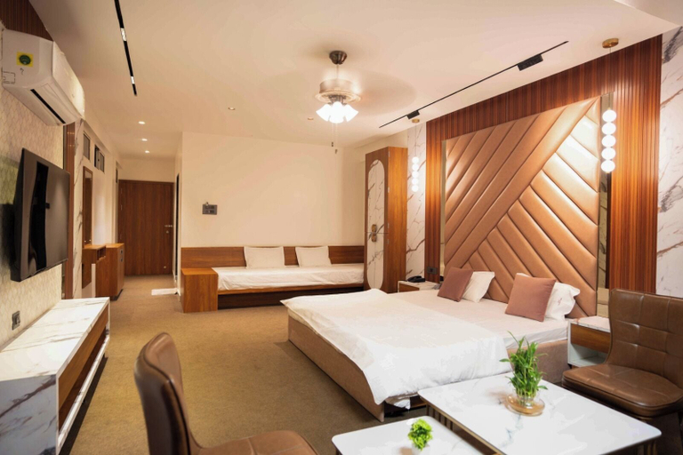 Room 2, Majestic Inn, Pune