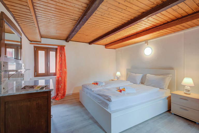 Room 2, Rustic Mountain Brissago 2, Locarno