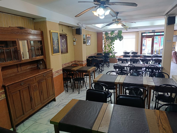 Others 3, Hotel Emperatriz, General Pueyrredón