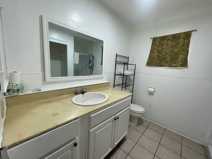 Bathroom 3, Oak Motel Modesto CA, Stanislaus