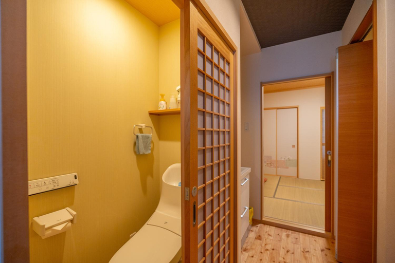 Bathroom, Mibiki Yasaka, Kyoto