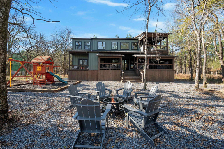 Primary image, Chillax Inn The River For 19, McCurtain