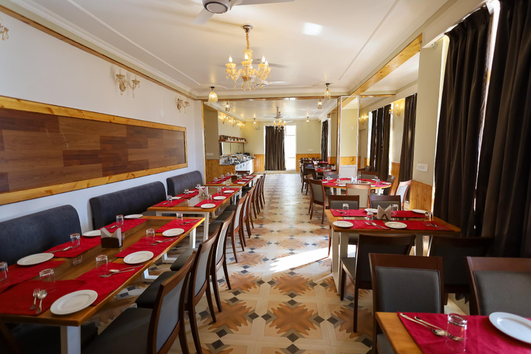 Food & Drinks 4, The Crosswoods Three, Nainital