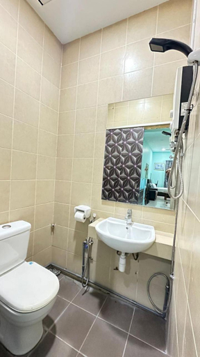Bathroom 4, Taragon PB, Kuala Lumpur