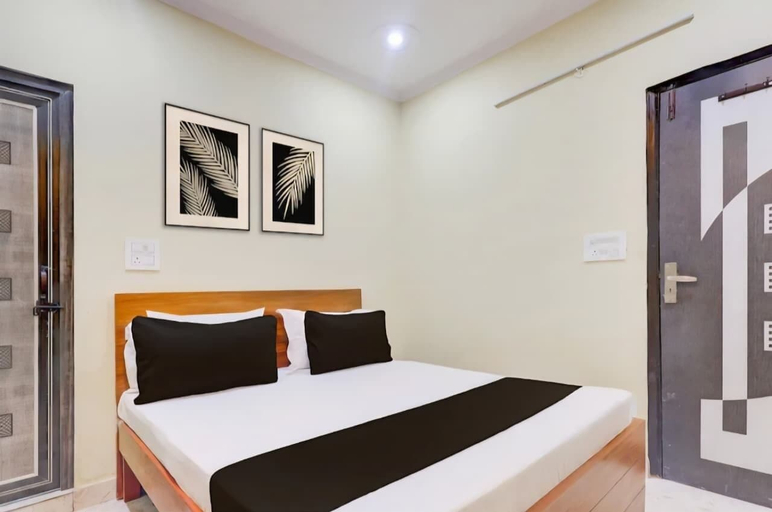 Room 5, Vishal Plaza, Delhi