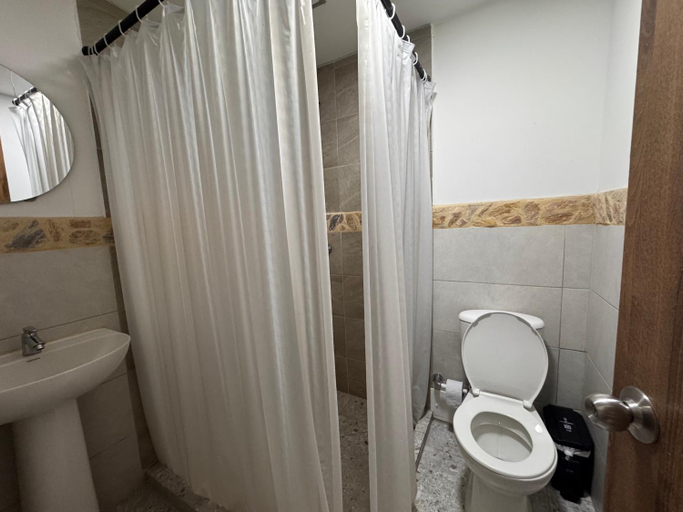 Bathroom 2, Hotel Torre Ejecutiva Pereira, Dosquebradas