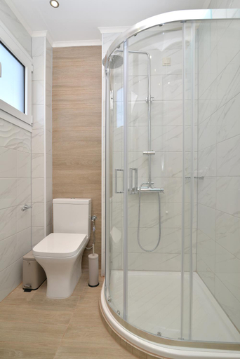 Bathroom 5, Olympus Diamond studios, Central Macedonia